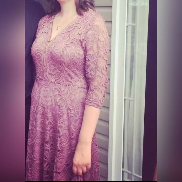 Size Medium Suzy Sheir dress - Picture 2 of 2